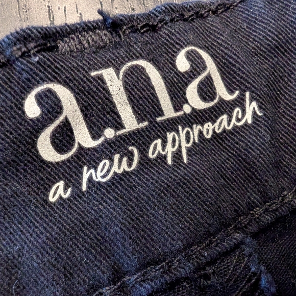 3 For $18 a.n.a Women's Black Jean Shorts - Picture 6 of 8